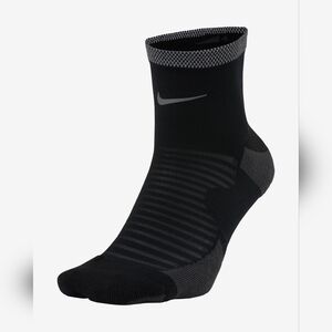 NWT Nike Dri-Fit Spark Unisex Cushioned Ankle Running Socks Size Small (Black)